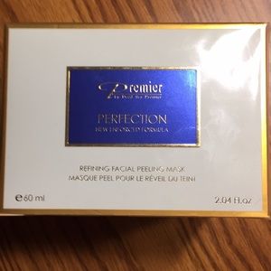 Premier Perfection refining facial peeling mask